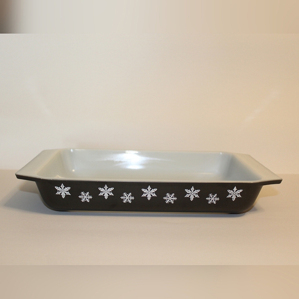 Vtg Pyrex Black Snowflake 548-B 1 1/4QT Casserole Dish